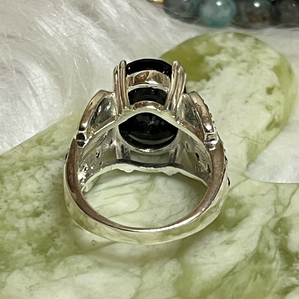 Source Unknown Black Gemstone Silver Ring - image 4